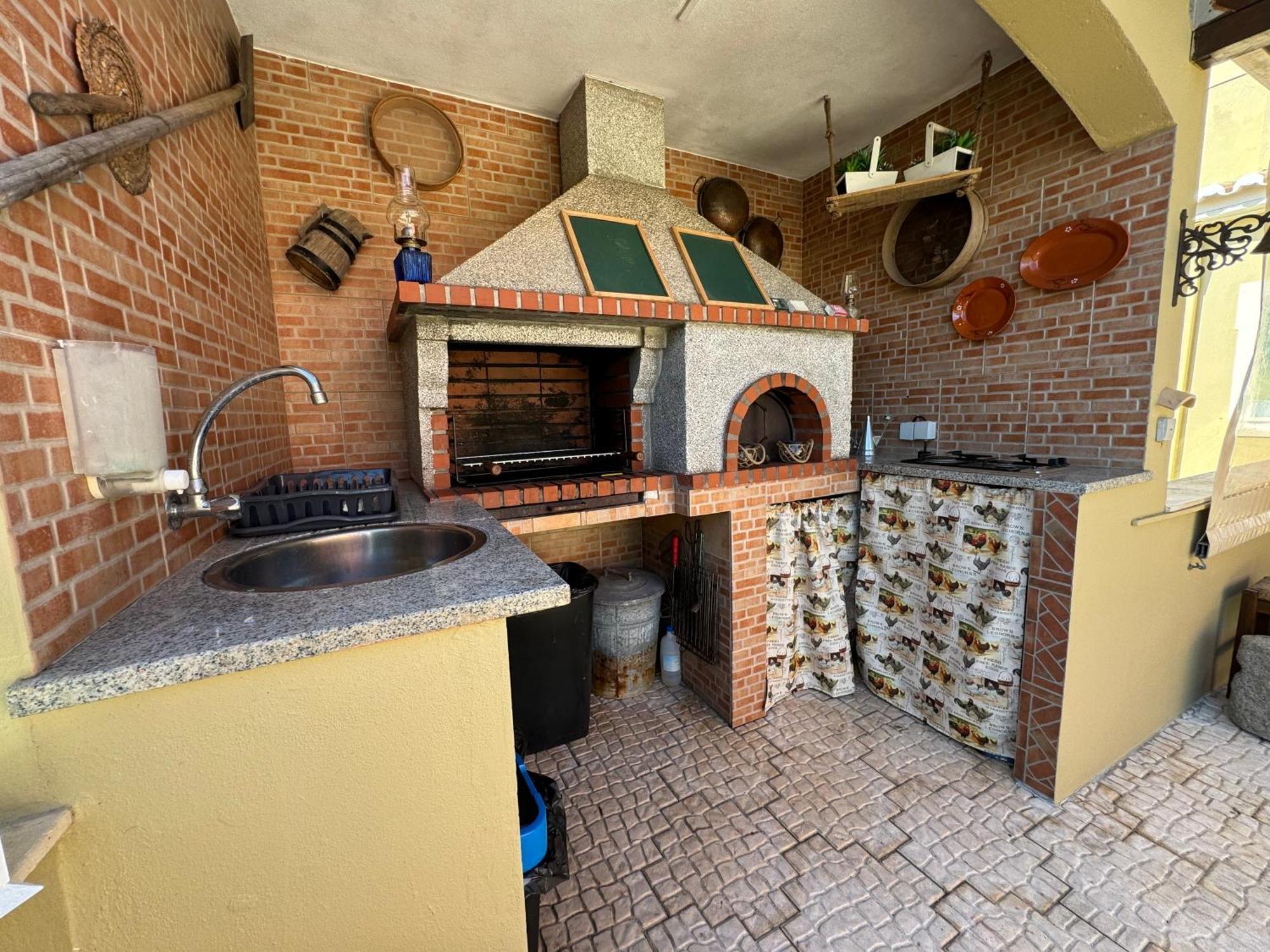 Happy Silva Guesthouse Lagos Bagian luar foto
