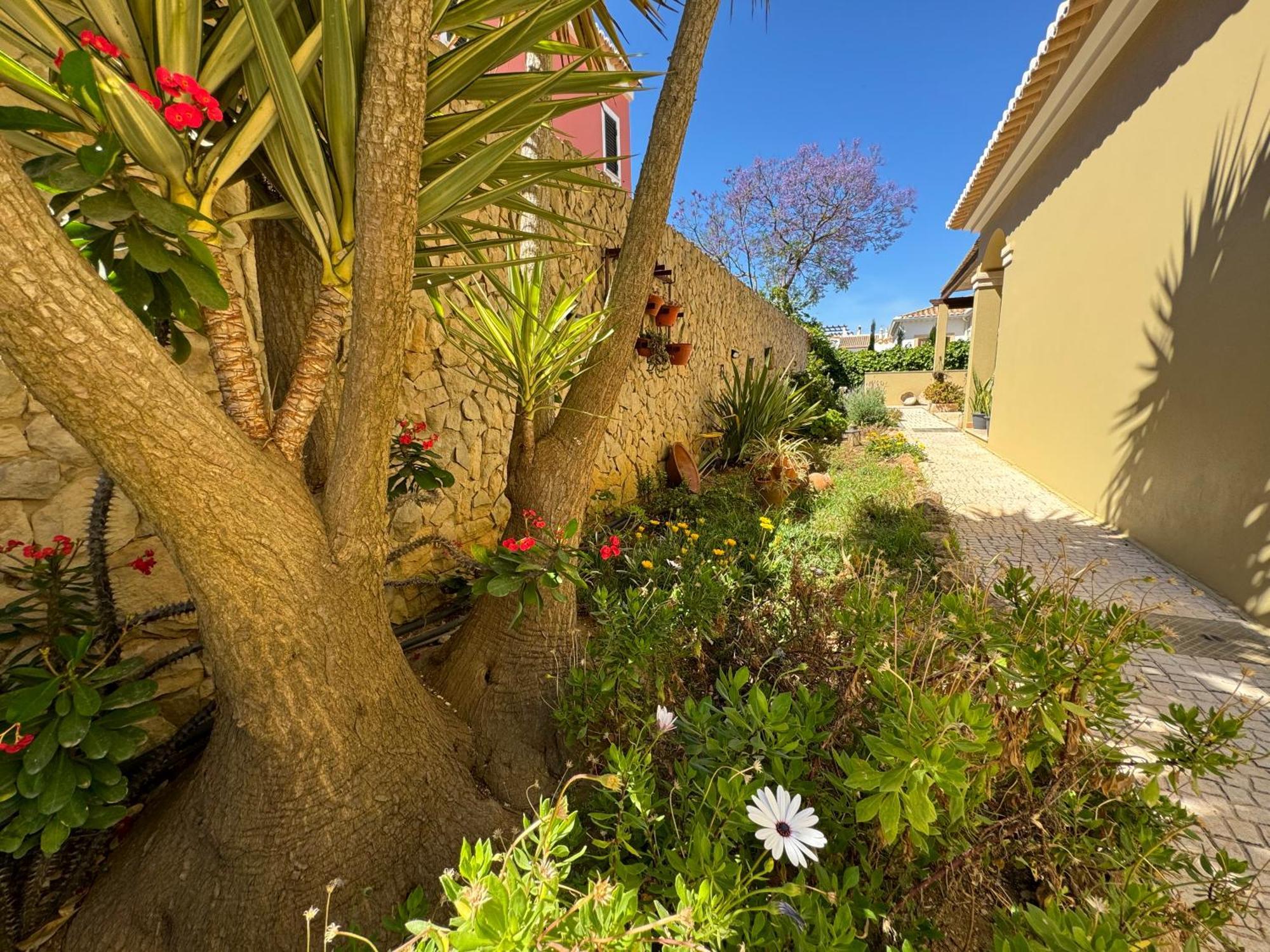 Happy Silva Guesthouse Lagos Bagian luar foto