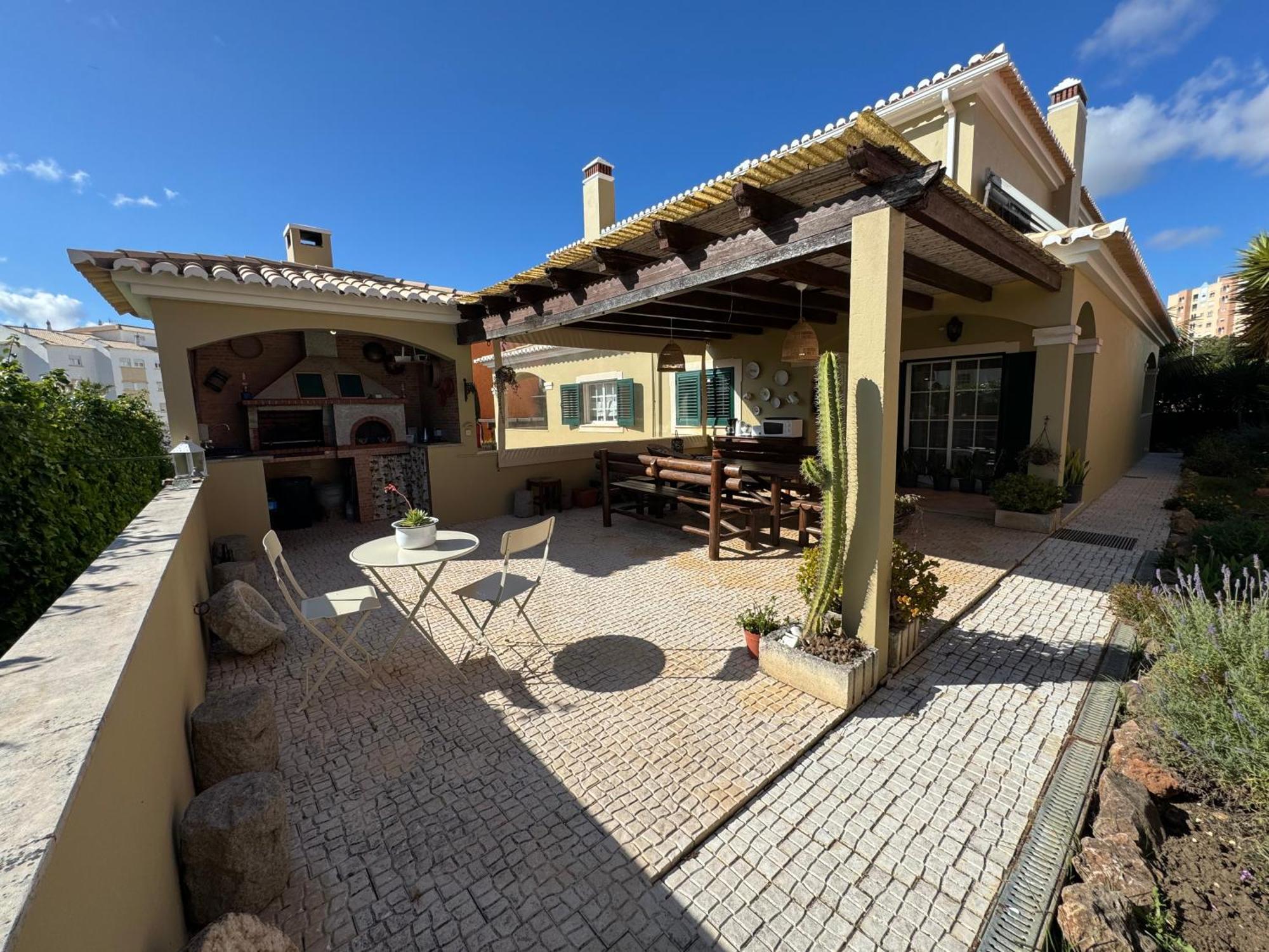Happy Silva Guesthouse Lagos Bagian luar foto