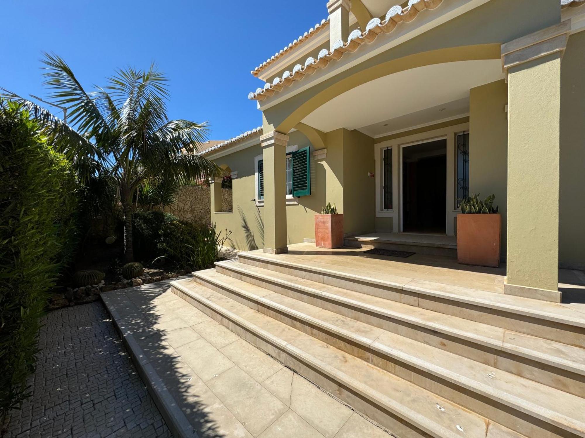 Happy Silva Guesthouse Lagos Bagian luar foto