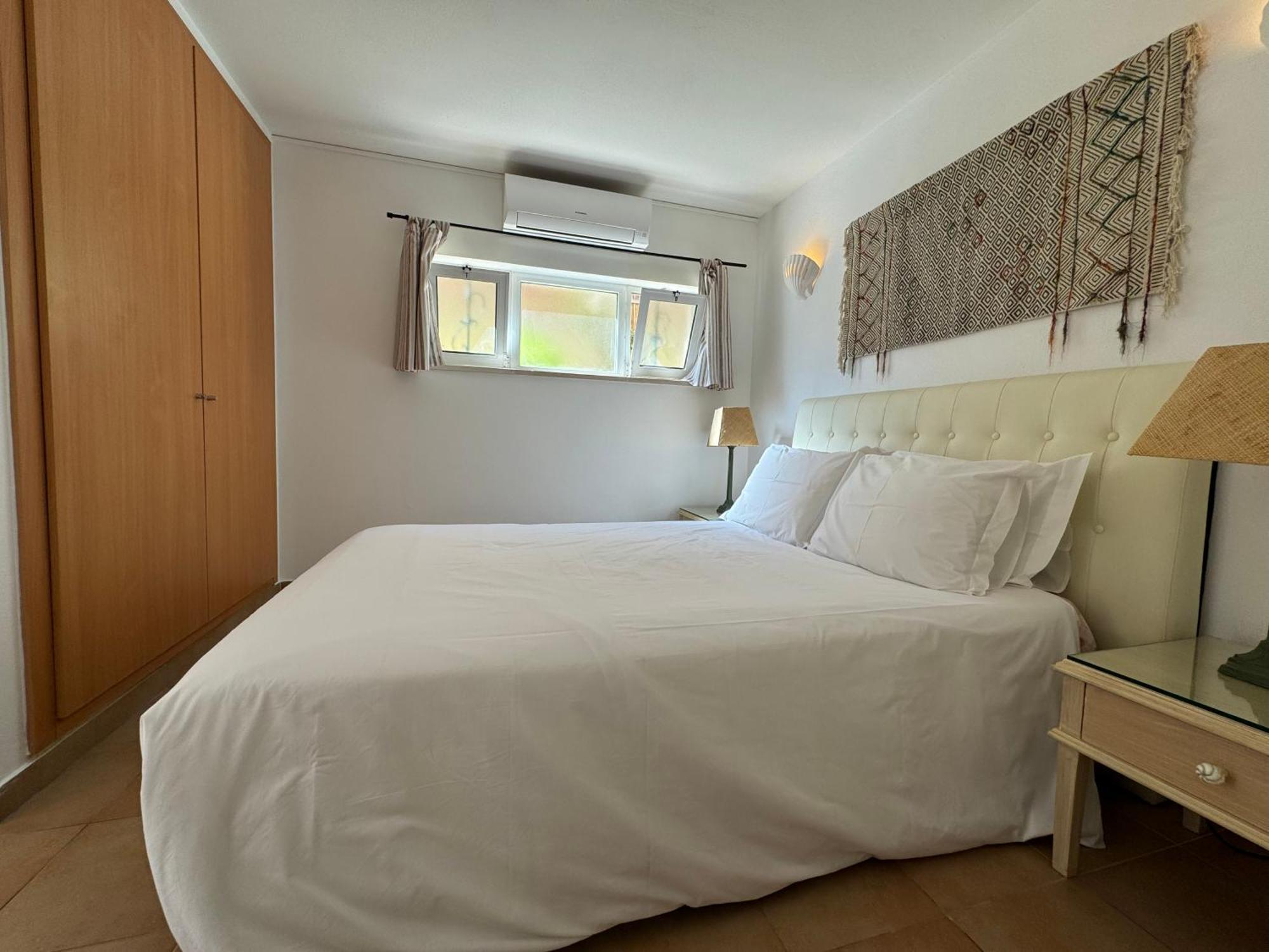 Happy Silva Guesthouse Lagos Bagian luar foto