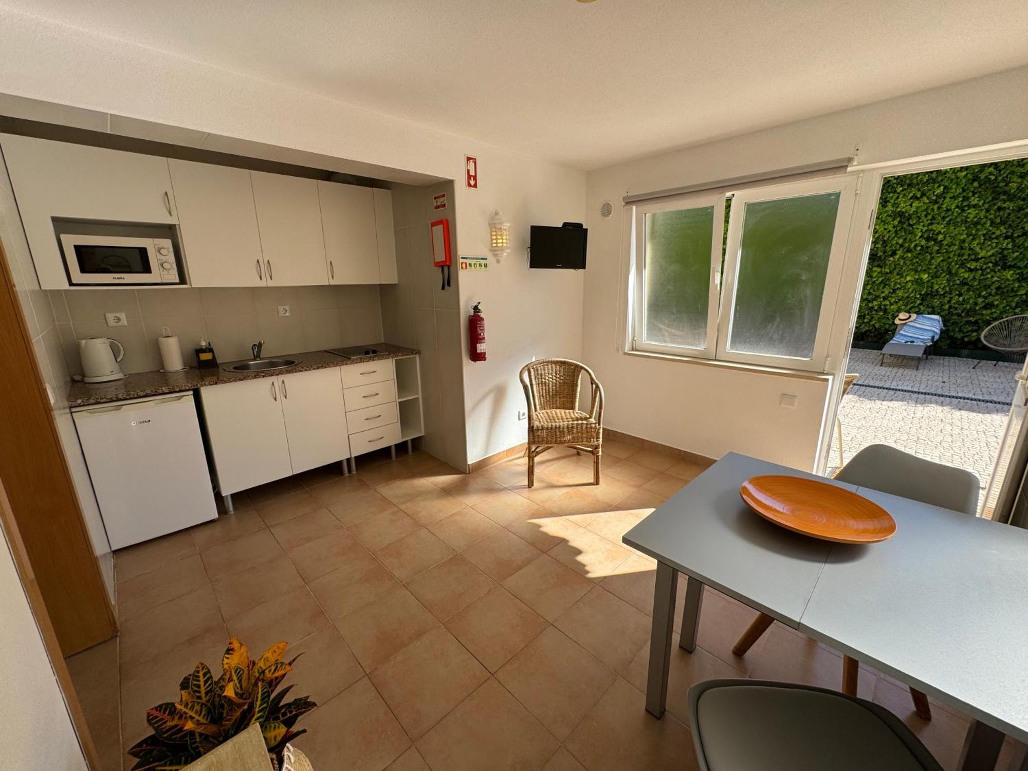 Happy Silva Guesthouse Lagos Bagian luar foto
