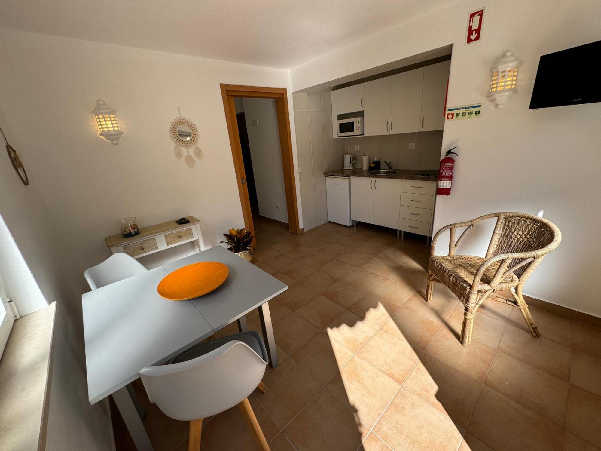 Happy Silva Guesthouse Lagos Bagian luar foto