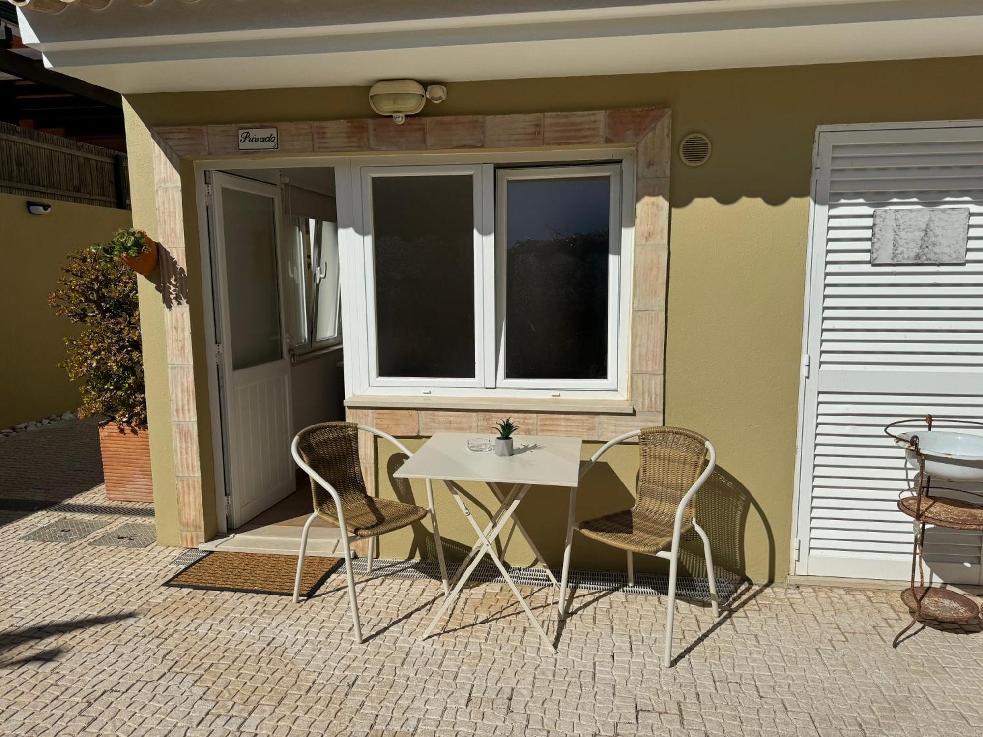 Happy Silva Guesthouse Lagos Bagian luar foto