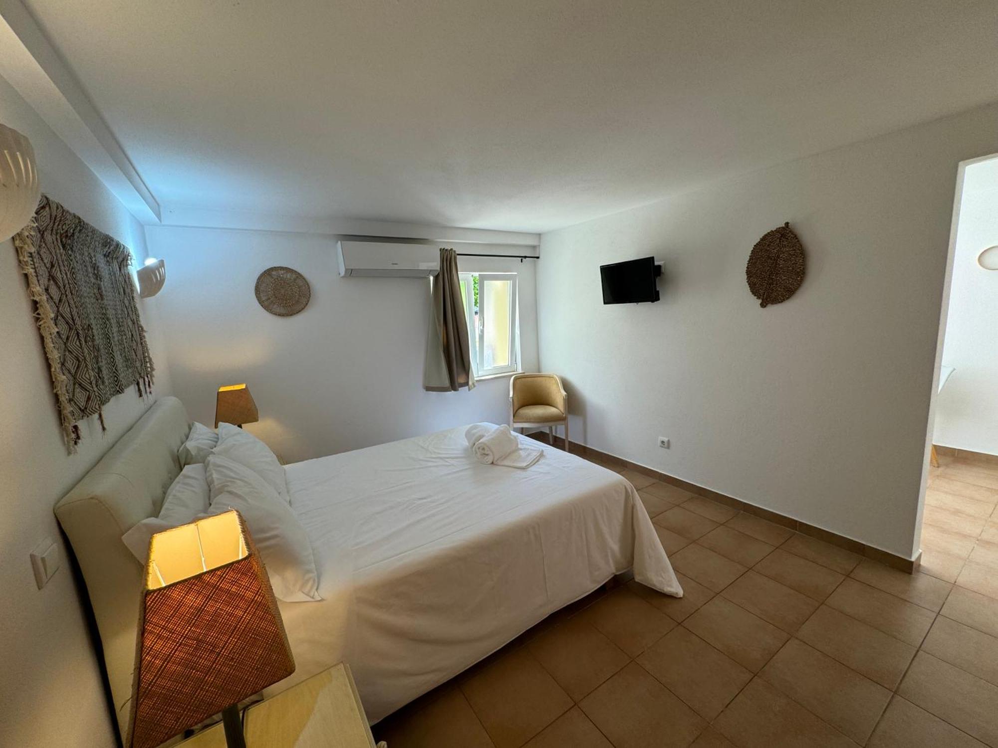 Happy Silva Guesthouse Lagos Bagian luar foto